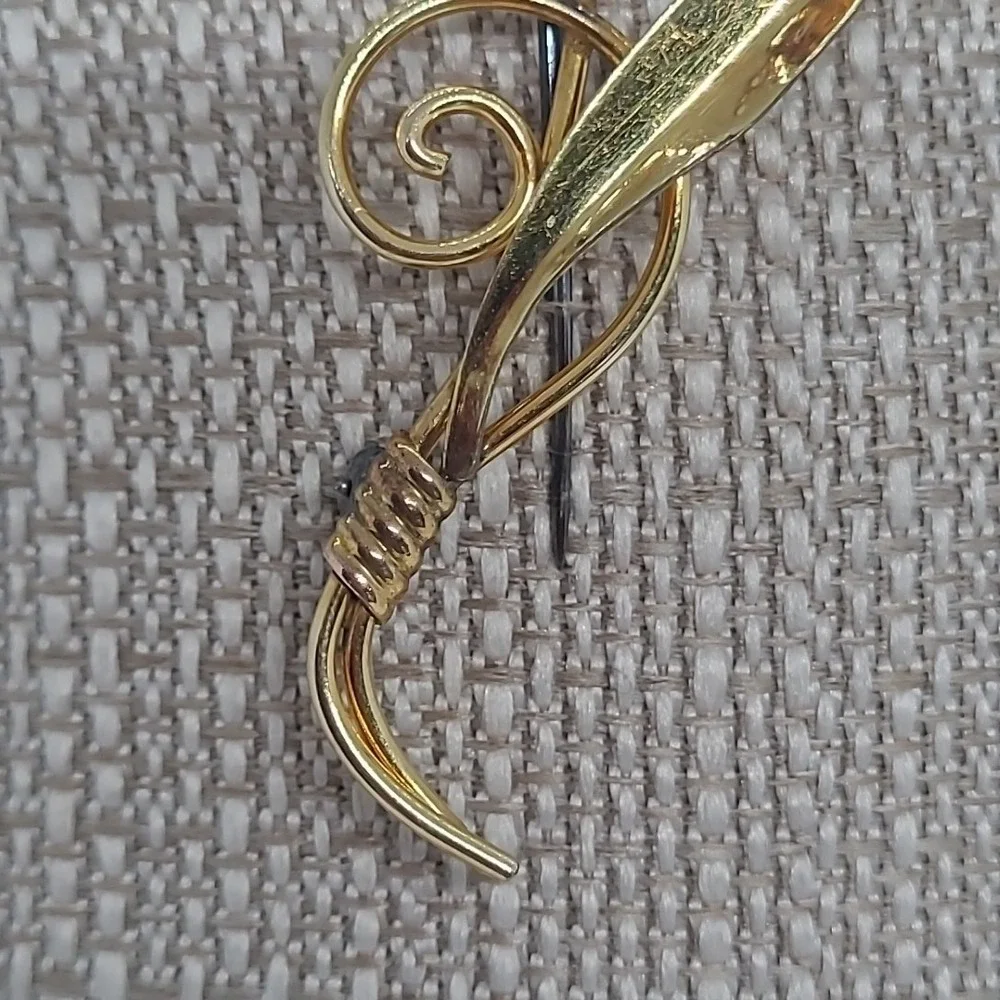Vintage Van Dell Brooch 1/20 12KT Gold Filled Gold Red‎ Rhinestone Floral  Pin